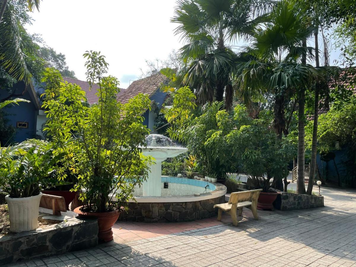 Song Tra Hotel Thu Dau Mot Kültér fotó