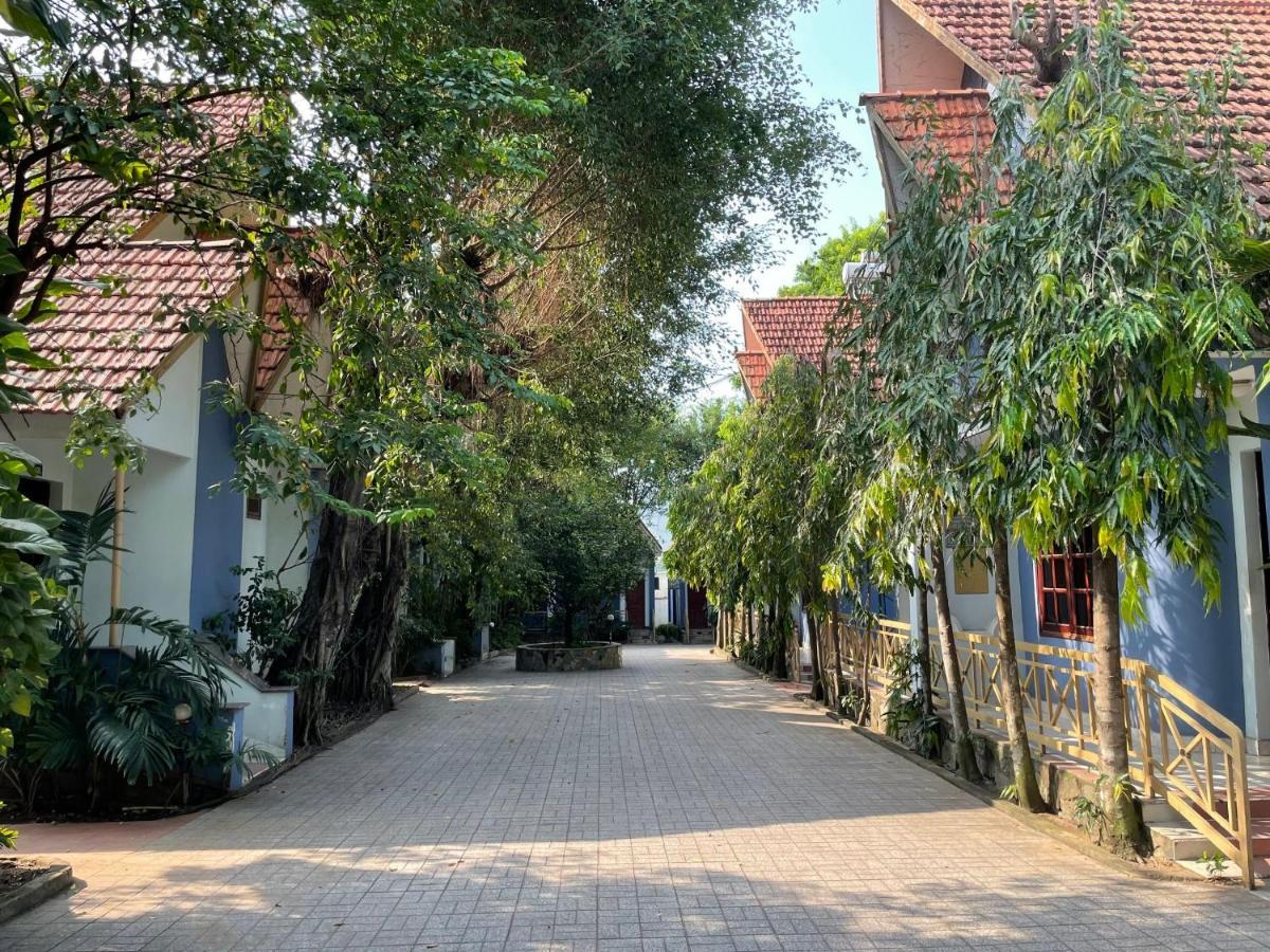 Song Tra Hotel Thu Dau Mot Kültér fotó