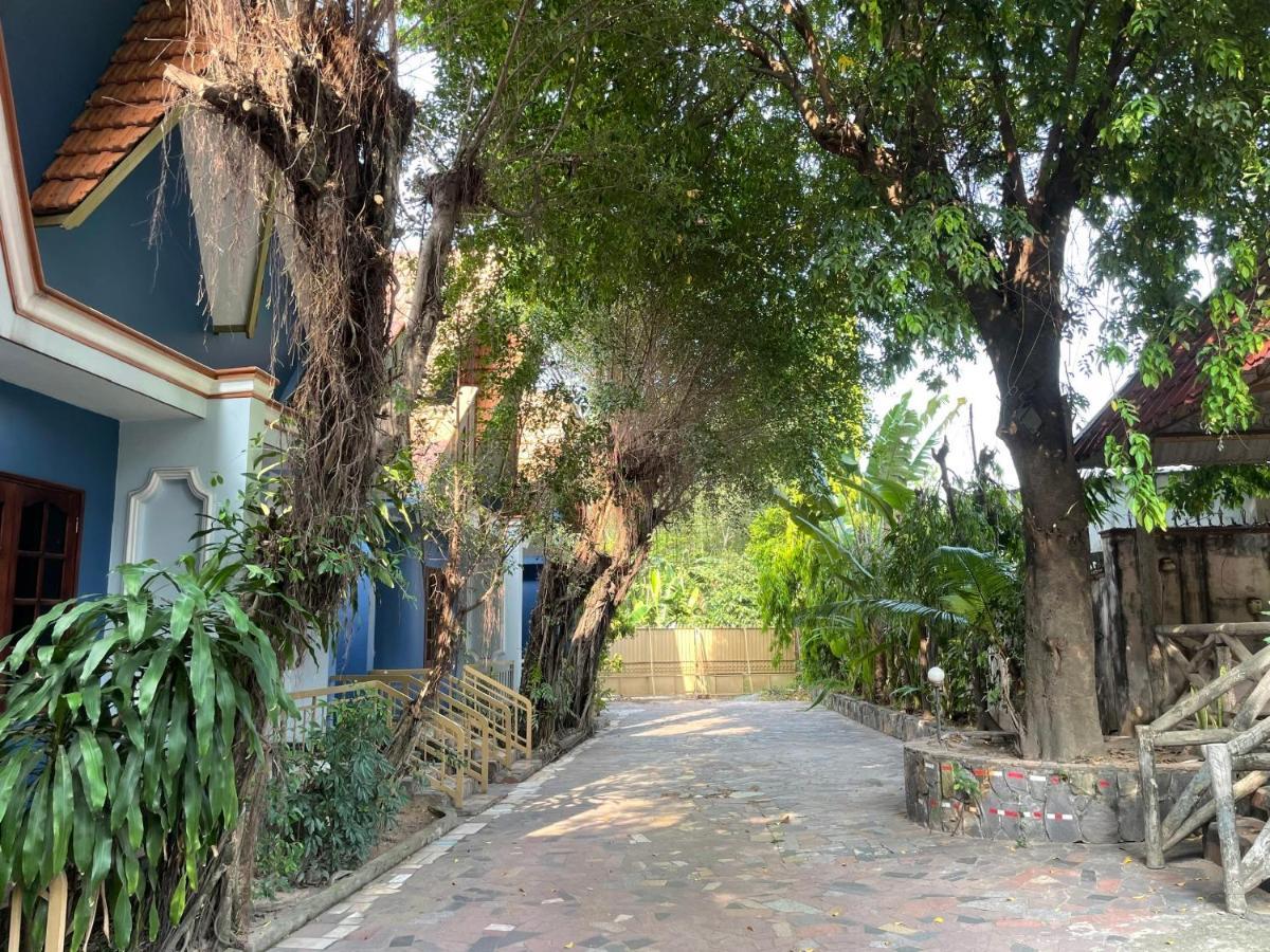 Song Tra Hotel Thu Dau Mot Kültér fotó